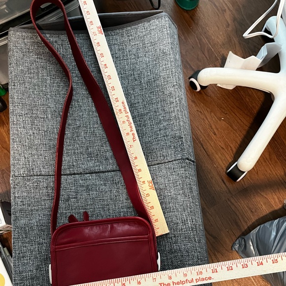 UNISEX Cranberry COACH Legacy Leather 90s Crossbody Bag : Good Condition - Picture 1 of 15